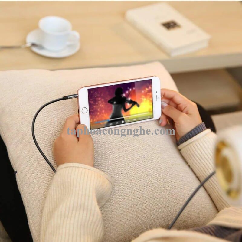 Ugreen 10736 3M màu Đen Cáp âm thanh 2 đầu 3.5mm dương dây tròn TPE cao cấp AV119 30010736